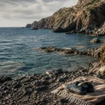 Plage de Cerbère : snorkeling, baignade surveillée, eau claire et galets, Peyrefite