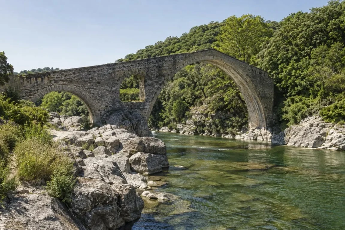 Le Tech fleuve au pont du Diable à Céret dans le Vallespir